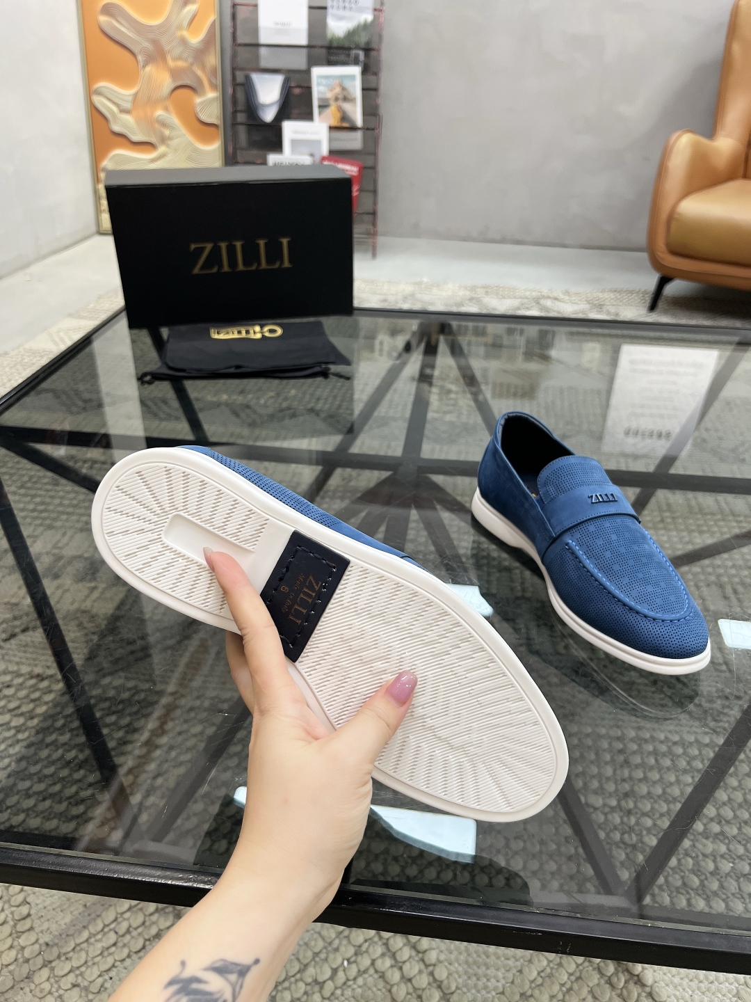  Z 🔍顶级代购🇮🇹 ZI 炸街男神套脚休闲鞋系列 专柜同步发售原厂配置，意大利进口原版牛皮面料，进口水