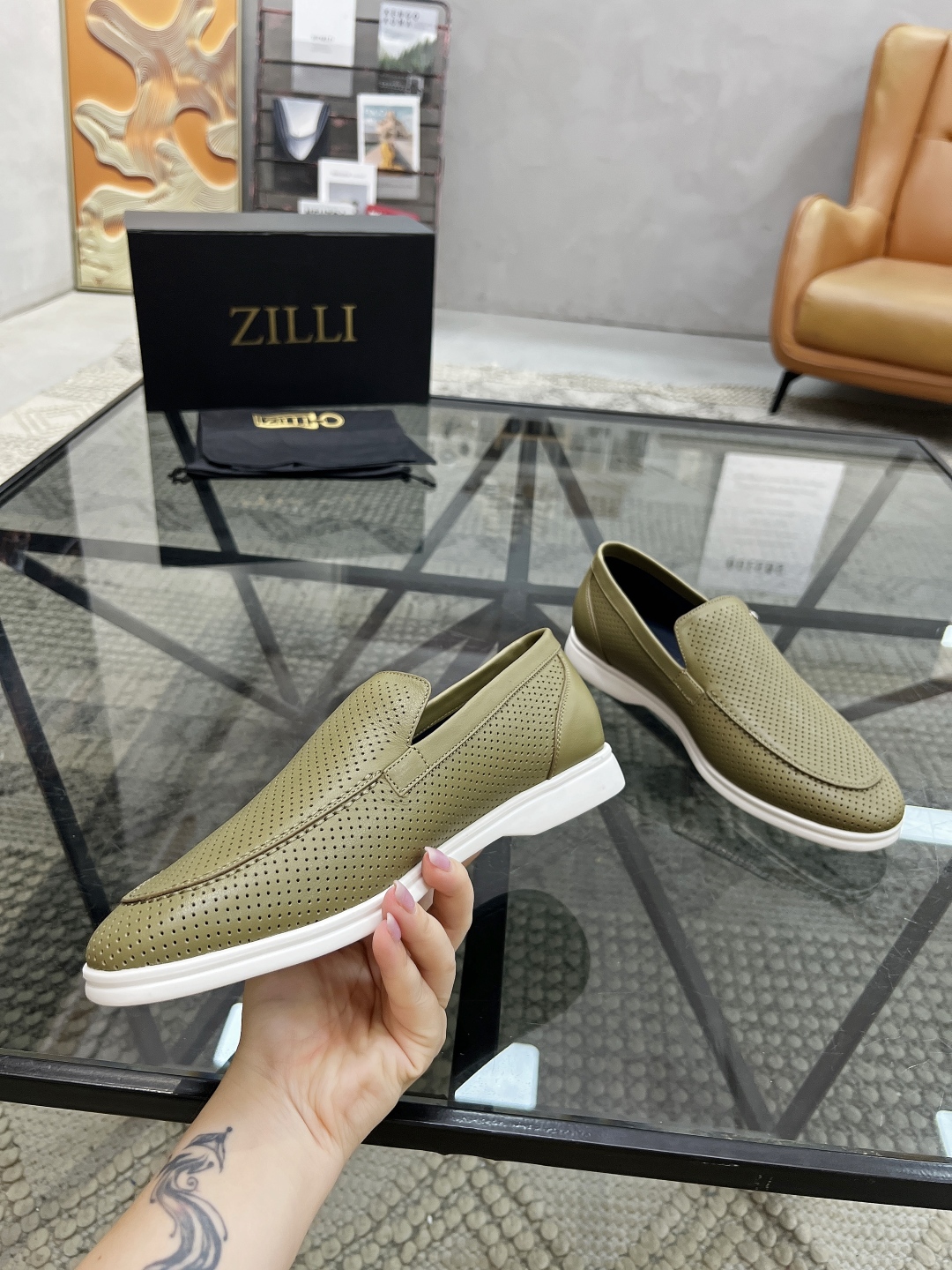  Z 🔍顶级代购🇮🇹 ZI 炸街男神套脚休闲鞋系列 专柜同步发售原厂配置，意大利进口原版牛皮面料，进口水