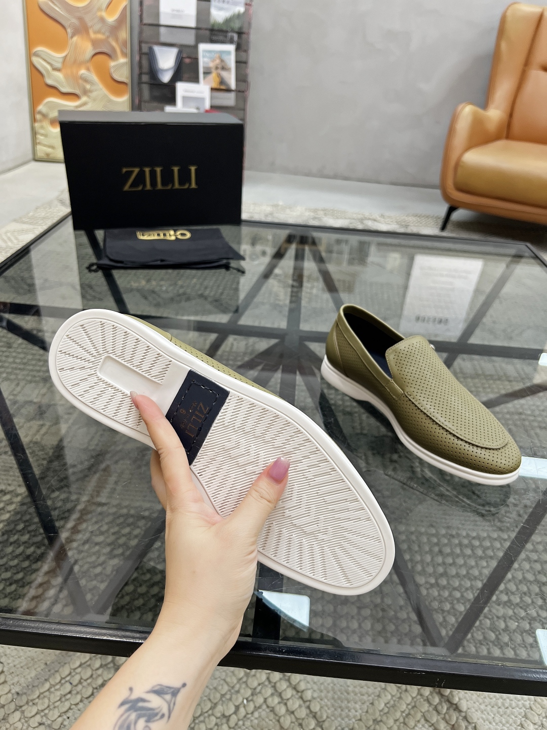  Z 🔍顶级代购🇮🇹 ZI 炸街男神套脚休闲鞋系列 专柜同步发售原厂配置，意大利进口原版牛皮面料，进口水