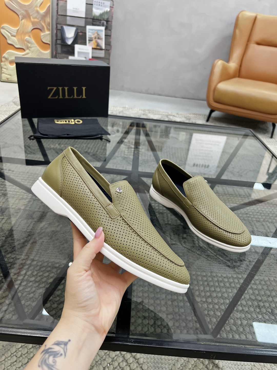  Z 🔍顶级代购🇮🇹 ZI 炸街男神套脚休闲鞋系列 专柜同步发售原厂配置，意大利进口原版牛皮面料，进口水
