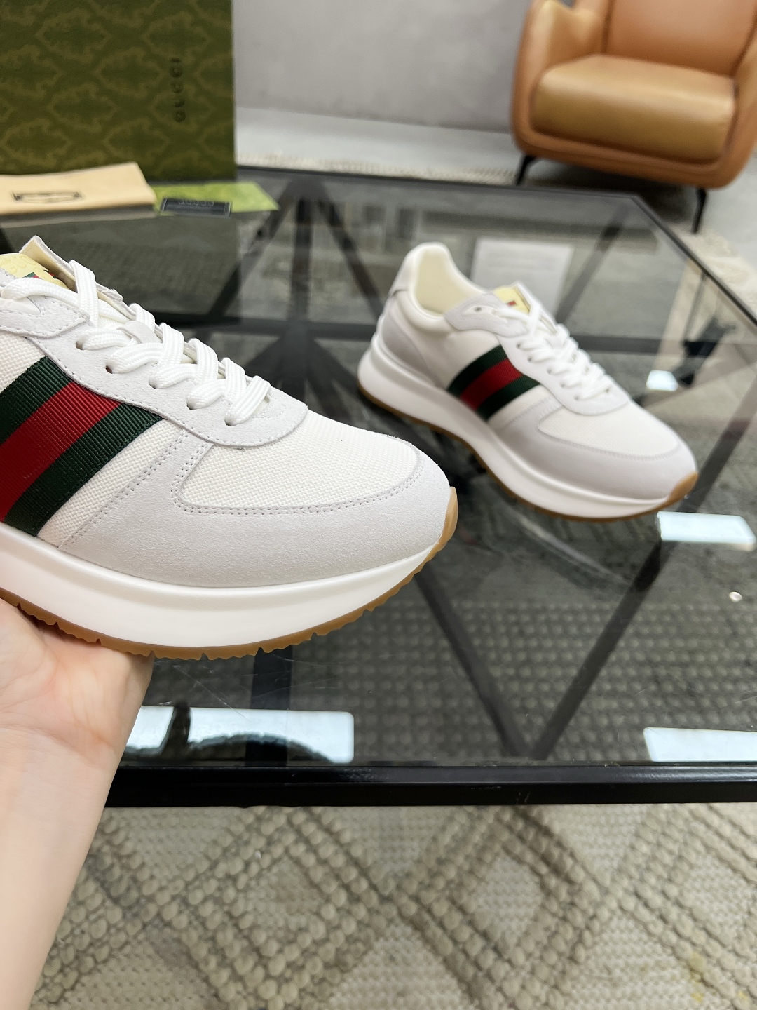  G 🔍顶级代购🇮🇹 古 炸街男神新品来袭，超人气爆款专柜新款，原厂配置意大利进口牛皮搭配网布面料，高品