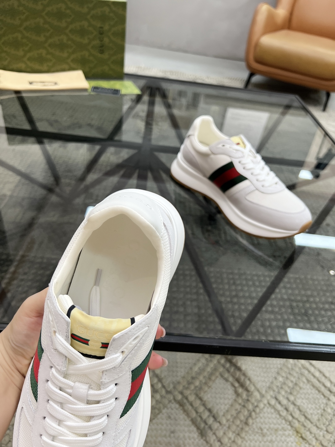  G 🔍顶级代购🇮🇹 古 炸街男神新品来袭，超人气爆款专柜新款，原厂配置意大利进口牛皮搭配网布面料，高品