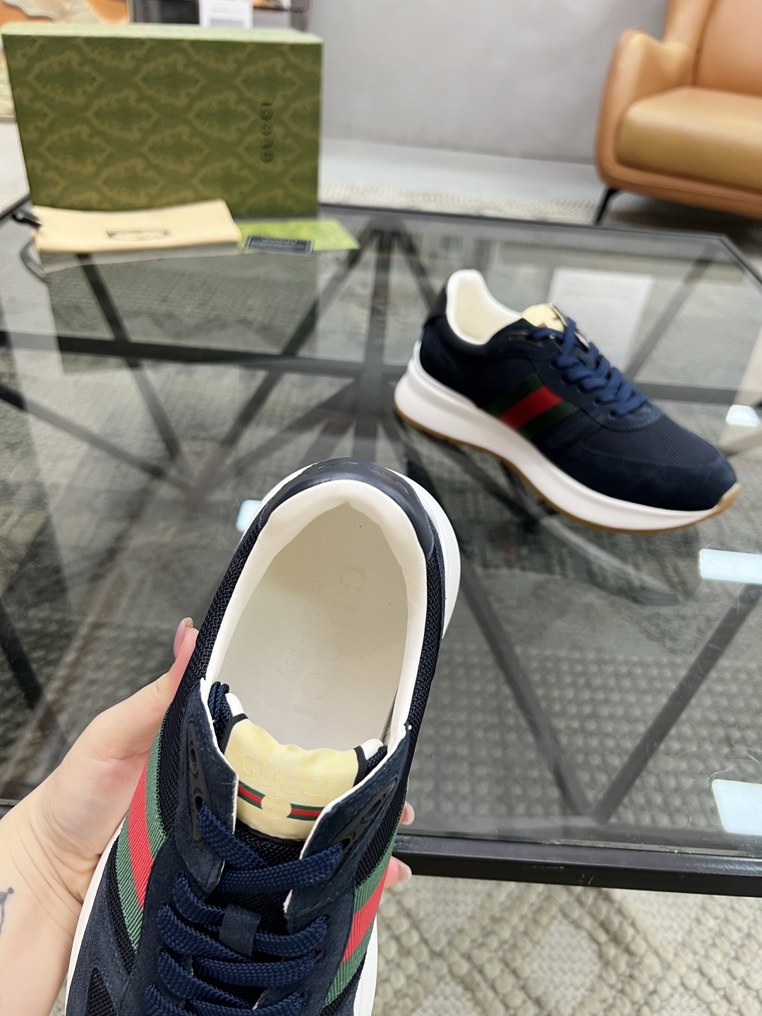  G 🔍顶级代购🇮🇹 古 炸街男神新品来袭，超人气爆款专柜新款，原厂配置意大利进口牛皮搭配网布面料，高品