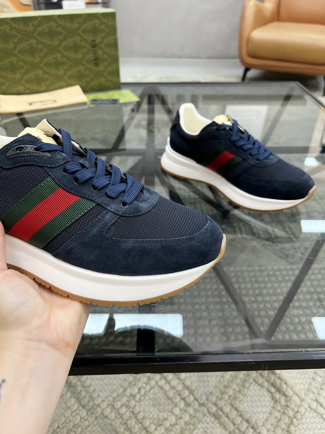  G 🔍顶级代购🇮🇹 古 炸街男神新品来袭，超人气爆款专柜新款，原厂配置意大利进口牛皮搭配网布面料，高品