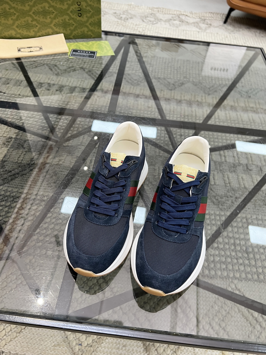  G 🔍顶级代购🇮🇹 古 炸街男神新品来袭，超人气爆款专柜新款，原厂配置意大利进口牛皮搭配网布面料，高品