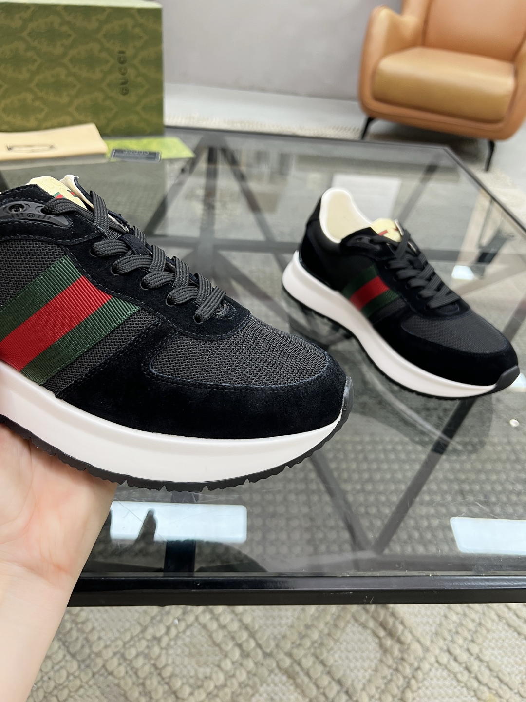  G 🔍顶级代购🇮🇹 古 炸街男神新品来袭，超人气爆款专柜新款，原厂配置意大利进口牛皮搭配网布面料，高品