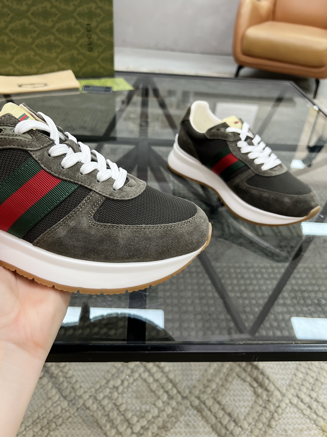  G 🔍顶级代购🇮🇹 古 炸街男神新品来袭，超人气爆款专柜新款，原厂配置意大利进口牛皮搭配网布面料，高品