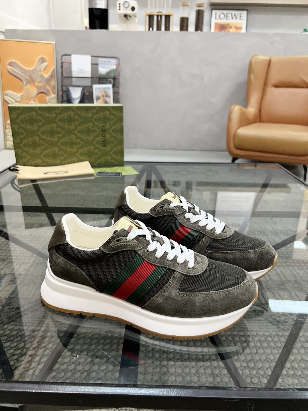  G 🔍顶级代购🇮🇹 古 炸街男神新品来袭，超人气爆款专柜新款，原厂配置意大利进口牛皮搭配网布面料，高品