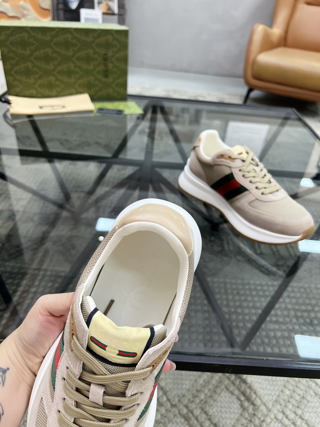  G 🔍顶级代购🇮🇹 古 炸街男神新品来袭，超人气爆款专柜新款，原厂配置意大利进口牛皮搭配网布面料，高品