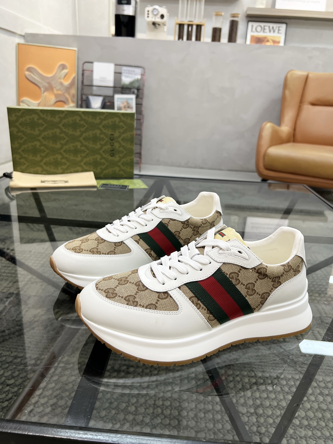  G 🔍顶级代购🇮🇹 古 炸街男神新品来袭，超人气爆款专柜新款，原厂配置意大利进口牛皮搭配网布面料，高品
