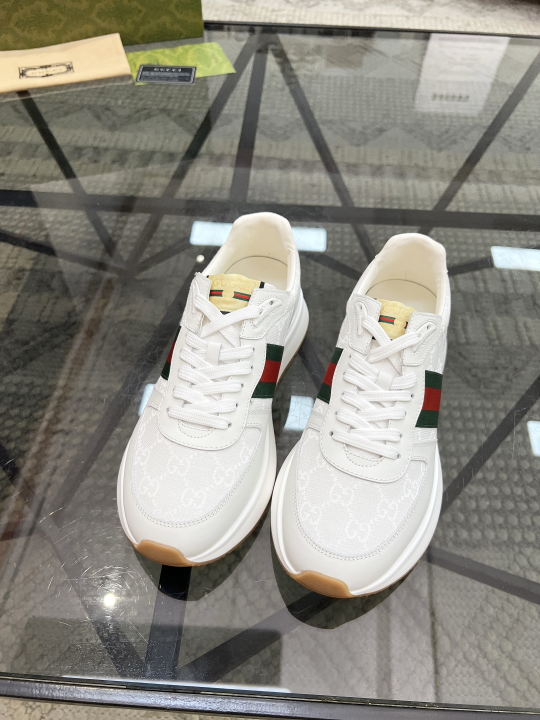  G 🔍顶级代购🇮🇹 古 炸街男神新品来袭，超人气爆款专柜新款，原厂配置意大利进口牛皮搭配网布面料，高品