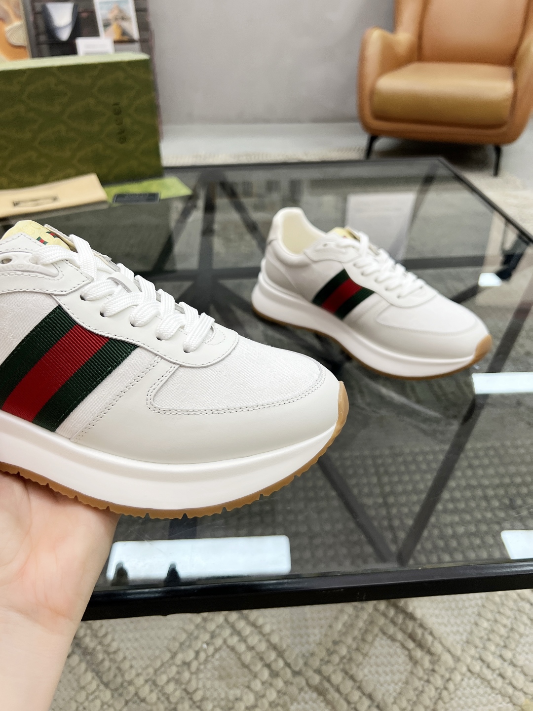  G 🔍顶级代购🇮🇹 古 炸街男神新品来袭，超人气爆款专柜新款，原厂配置意大利进口牛皮搭配网布面料，高品