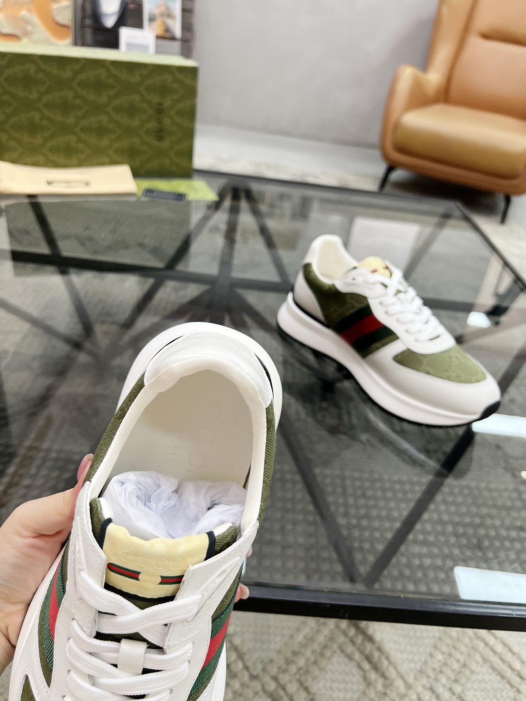  G 🔍顶级代购🇮🇹 古 炸街男神新品来袭，超人气爆款专柜新款，原厂配置意大利进口牛皮搭配网布面料，高品