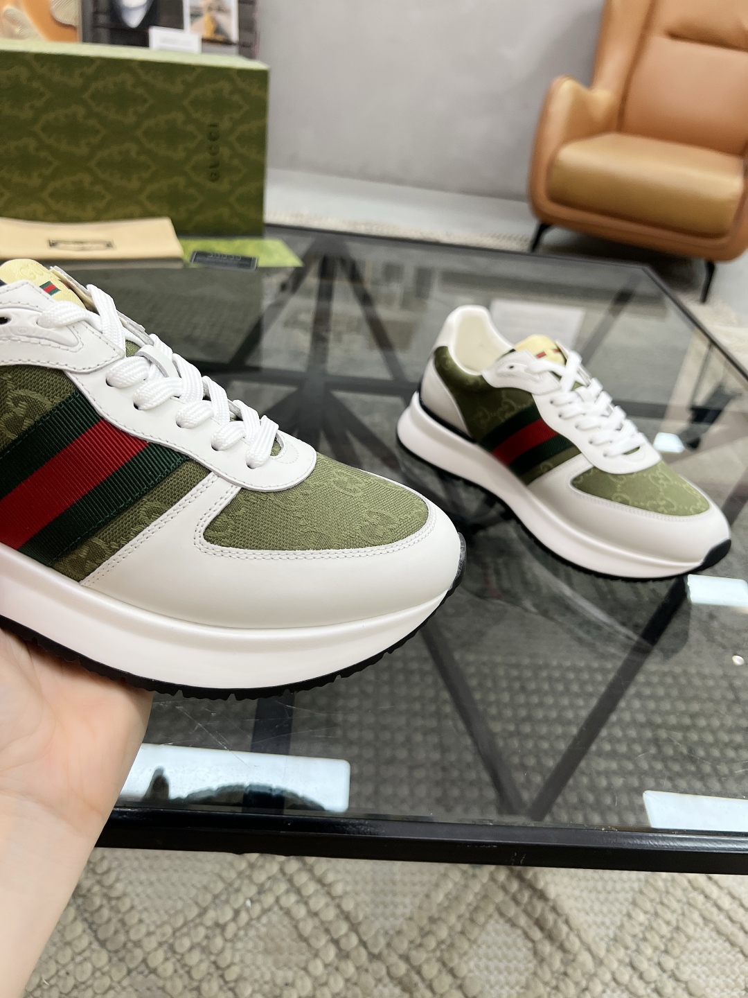  G 🔍顶级代购🇮🇹 古 炸街男神新品来袭，超人气爆款专柜新款，原厂配置意大利进口牛皮搭配网布面料，高品
