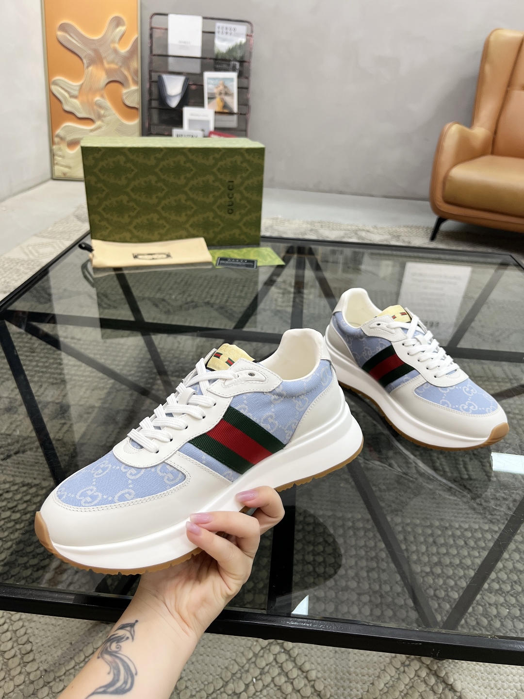  G 🔍顶级代购🇮🇹 古 炸街男神新品来袭，超人气爆款专柜新款，原厂配置意大利进口牛皮搭配网布面料，高品