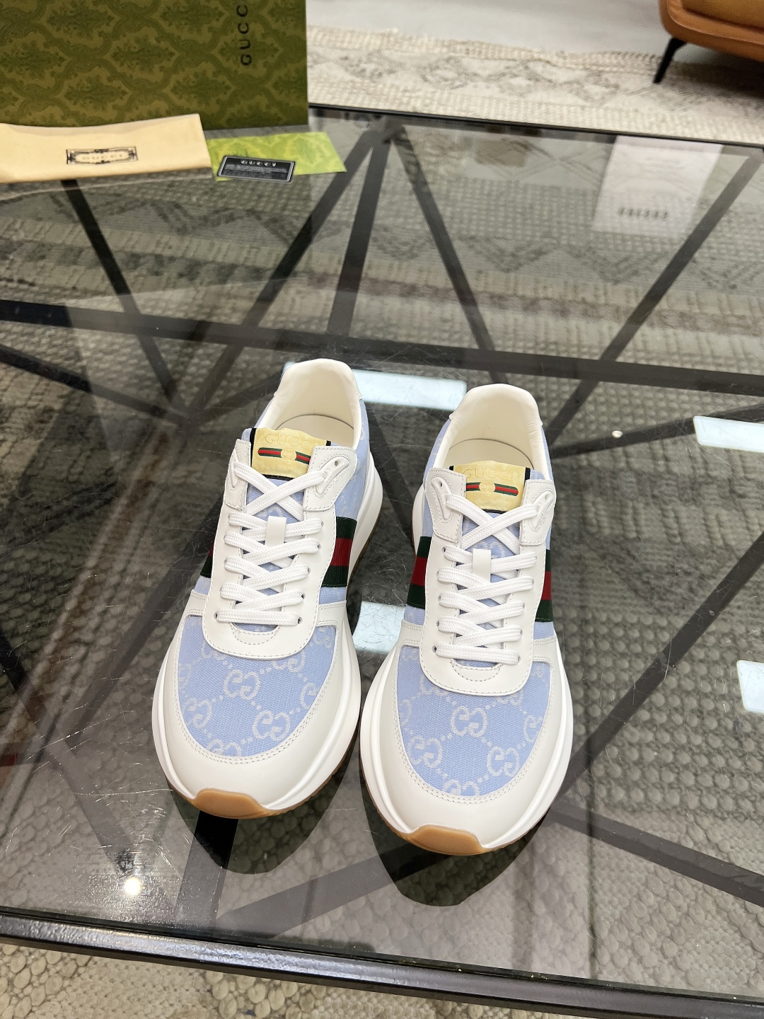  G 🔍顶级代购🇮🇹 古 炸街男神新品来袭，超人气爆款专柜新款，原厂配置意大利进口牛皮搭配网布面料，高品