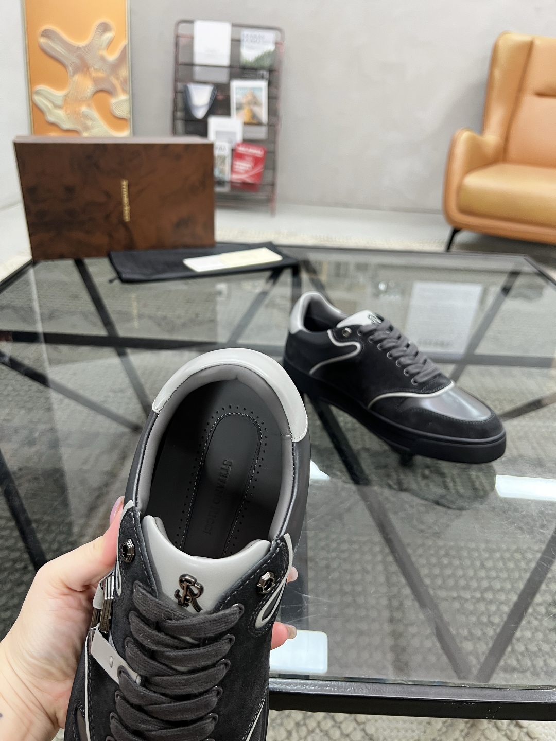  S 🔍顶级代购🇮🇹 史 炸街男神休闲运动鞋爆款专柜新品同步，鞋面意大利进口牛皮面料，经典大方版面男士气