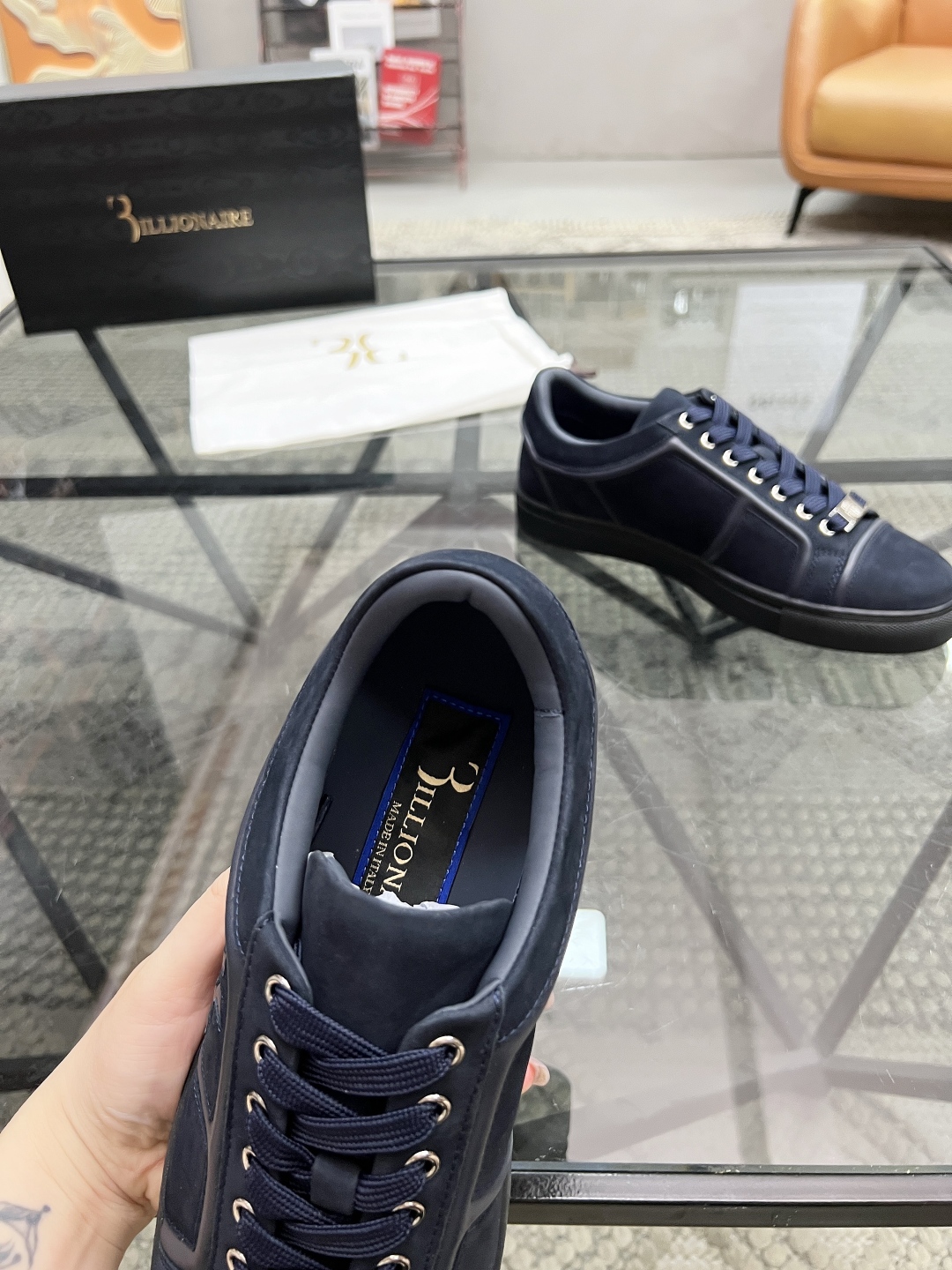  Y 🔍顶级代购🇮🇹 亿 炸街男神休闲运动鞋爆款专柜新品同步，鞋面意大利进口牛皮面料，经典大方版面男士气