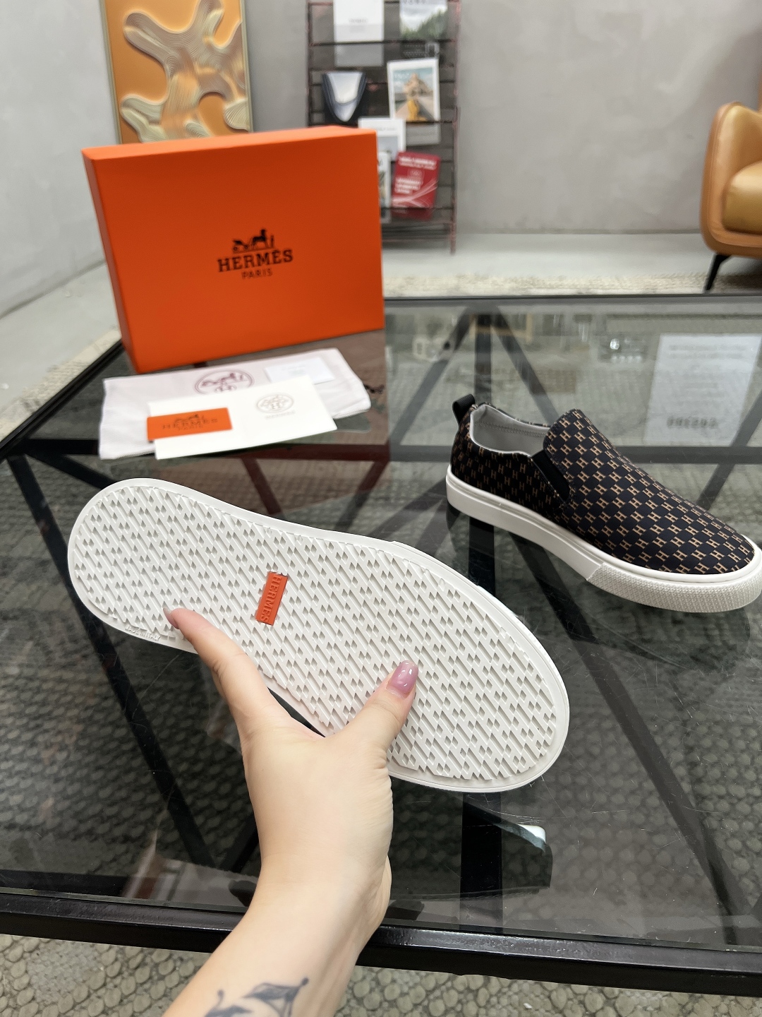  H 🔍顶级代购🇮🇹 爱 炸街男神套脚新品来袭专柜同步发售原厂配置，意大利进口原版印花布面料，高品质拼接