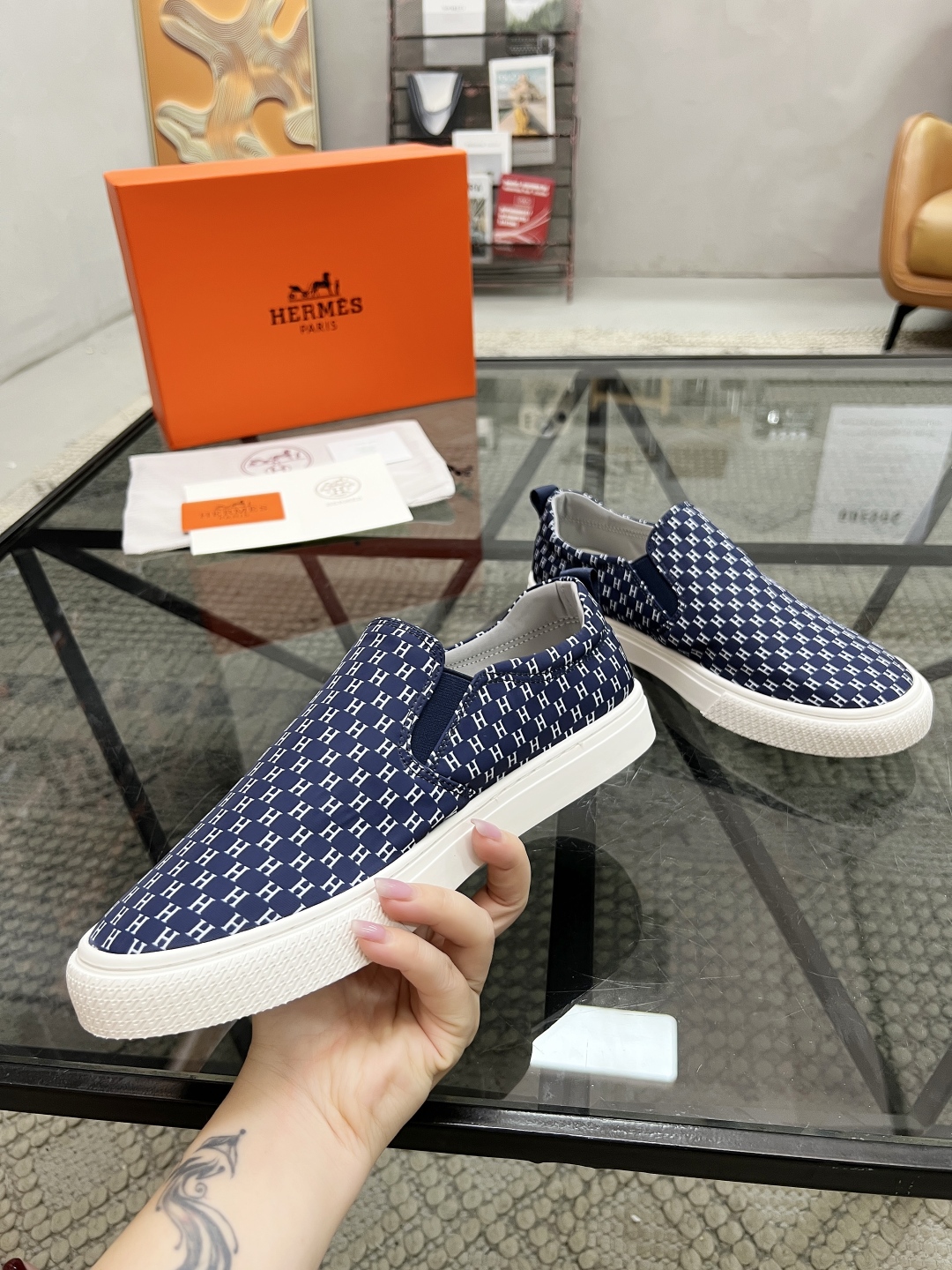  H 🔍顶级代购🇮🇹 爱 炸街男神套脚新品来袭专柜同步发售原厂配置，意大利进口原版印花布面料，高品质拼接