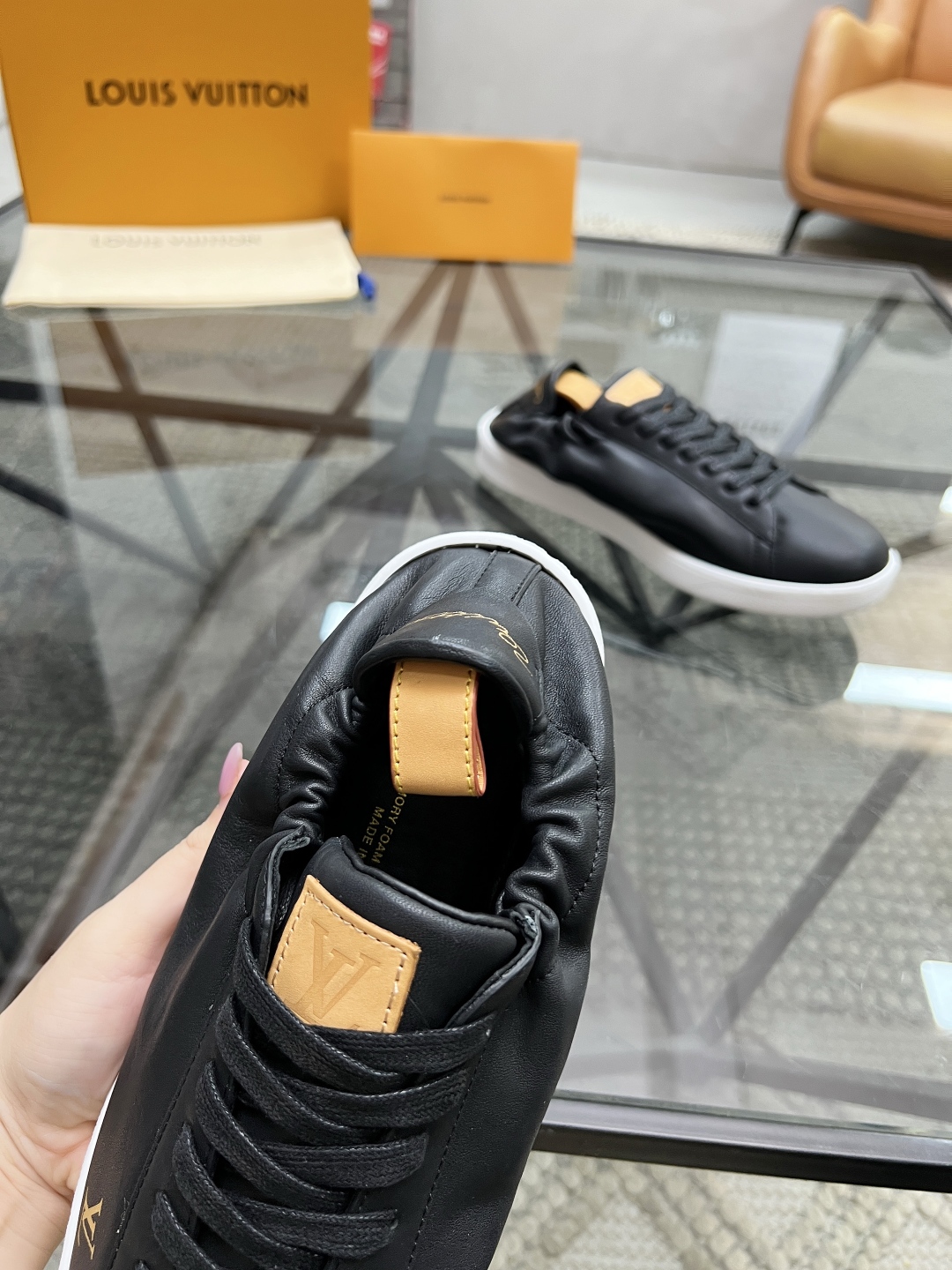  L 🔍顶级代购🇮🇹 路 炸街男神爆款运动板鞋专柜同步，鞋面意大利进口牛皮面料，高品质拼接缤纷色彩复杂工