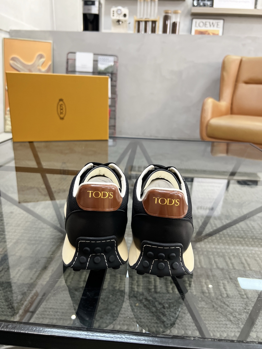  T 🔍顶级代购🇮🇹 托 炸街男神新品来袭，超人气爆款专柜新款，原厂配置意大利进口牛皮搭配网布面料，高品