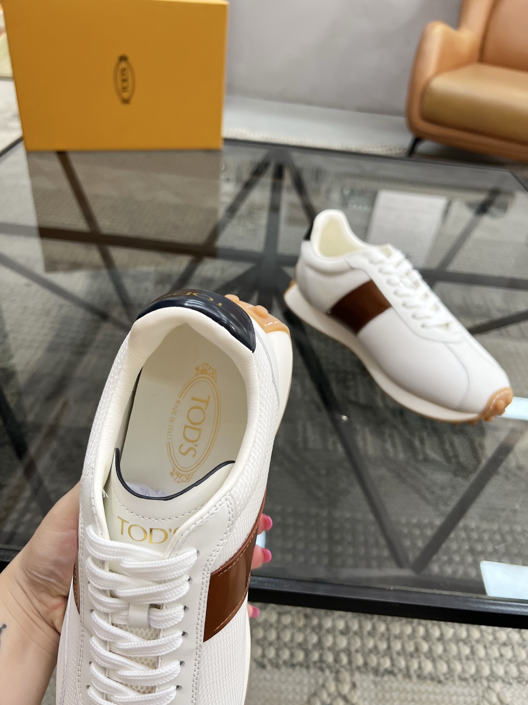  T 🔍顶级代购🇮🇹 托 炸街男神新品来袭，超人气爆款专柜新款，原厂配置意大利进口牛皮搭配网布面料，高品