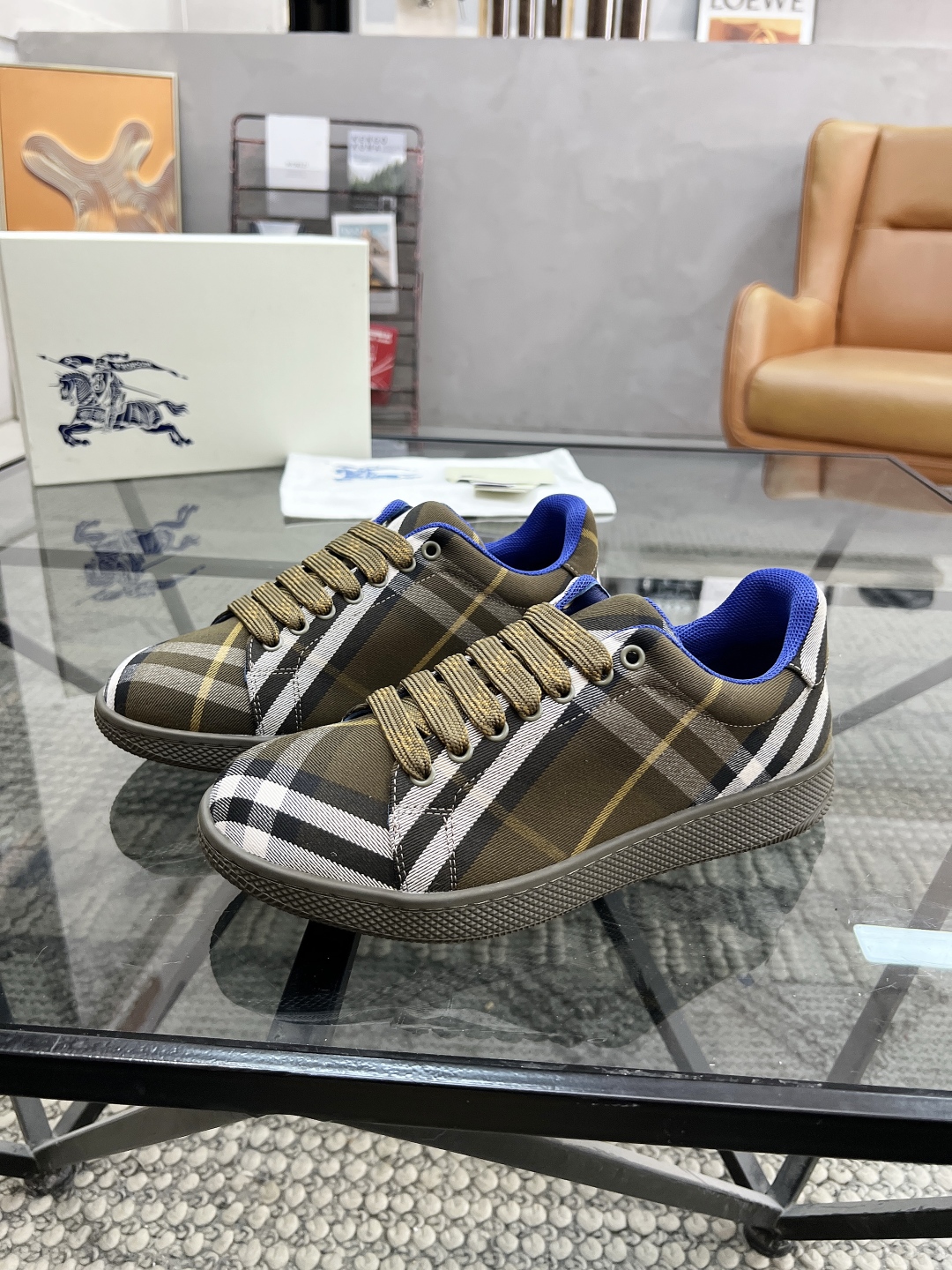  B 🔍顶级代购🇮🇹 巴 炸街男神官网新品专柜同步发售原厂配置，意大利进口格子布面料，超舒适透气牛皮内里
