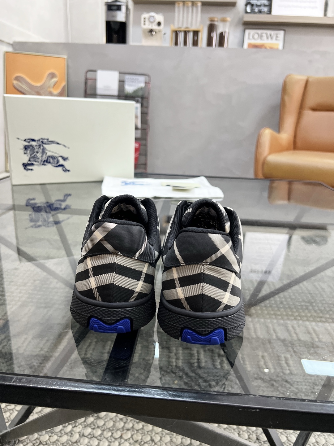  B 🔍顶级代购🇮🇹 巴 炸街男神官网新品专柜同步发售原厂配置，意大利进口格子布面料，超舒适透气牛皮内里