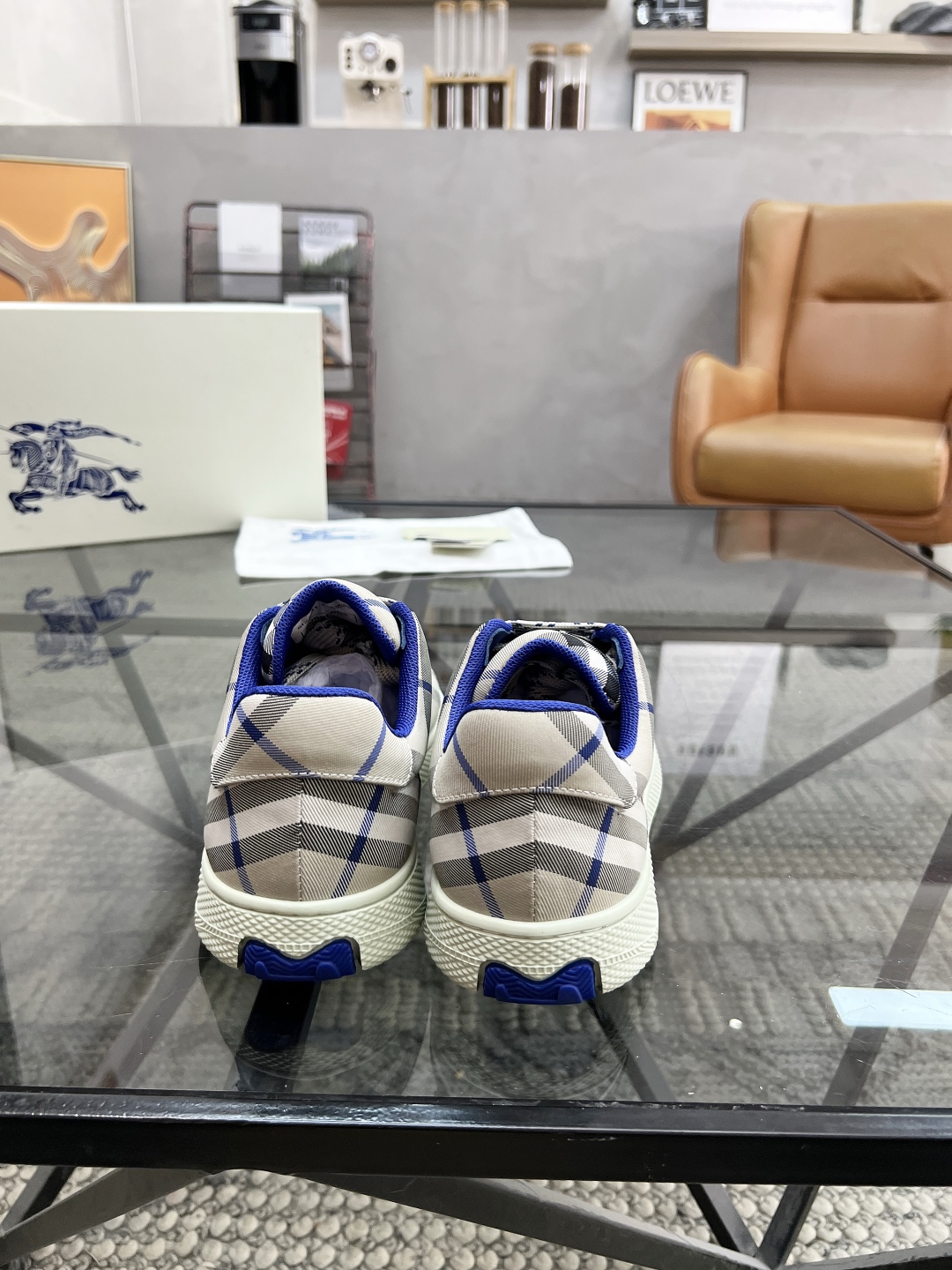  B 🔍顶级代购🇮🇹 巴 炸街男神官网新品专柜同步发售原厂配置，意大利进口格子布面料，超舒适透气牛皮内里
