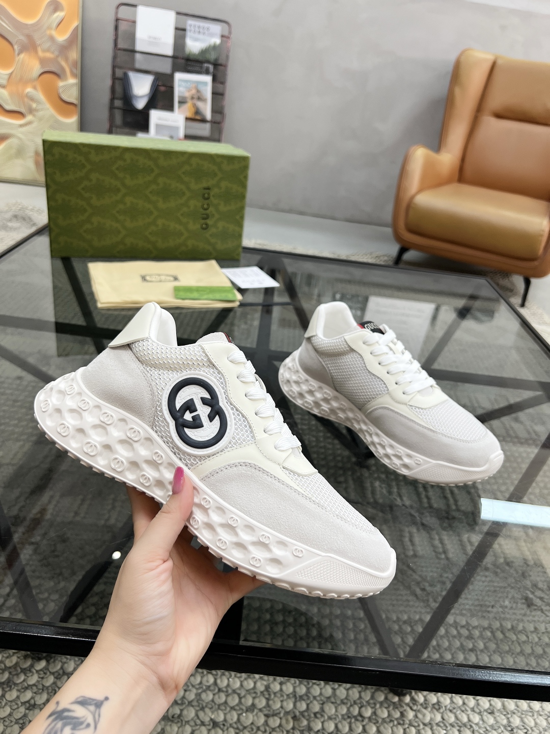  G 🔍顶级代购🇮🇹 古 炸街男神新品来袭，超人气爆款专柜新款，原厂配置意大利进口牛皮搭配网布面料，高品