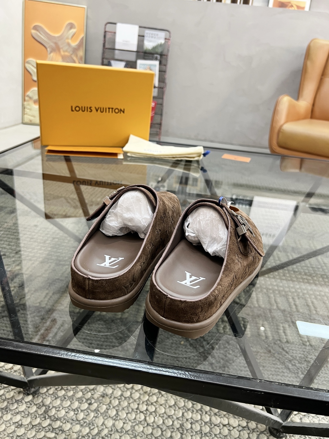  L 🔍顶级代购🇮🇹 路 炸街男神官网半拖新品专柜同步发售原厂配置，意大利进口牛皮面料，高品质压花拼接复