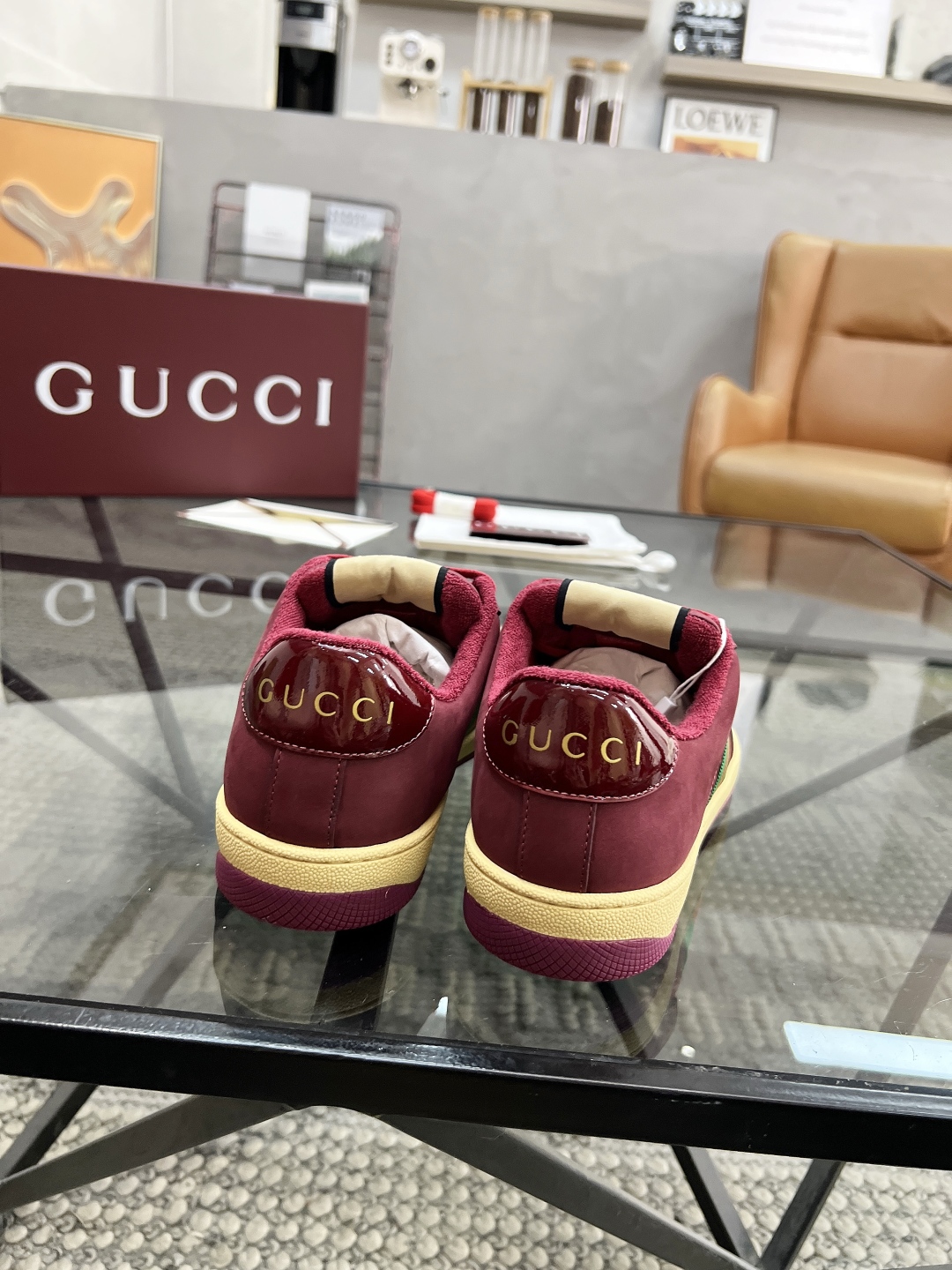  G 🔍顶级代购🇮🇹古 炸街情侣👫款潮鞋专柜同步发售原厂配置，意大利进口进口牛皮搭配G布面料，高品质拼接