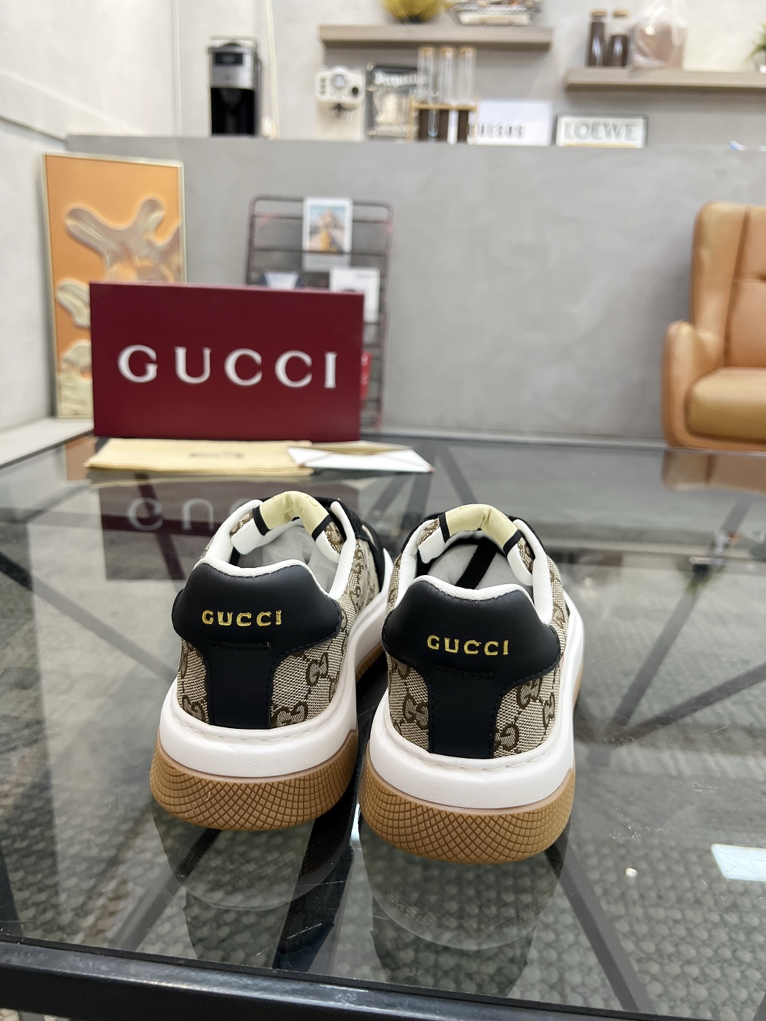 P420 G 🔍顶级代购🇮🇹 古 炸街男神增高运动新品专柜同步发售原厂配置，意大利进口进口牛皮搭配G布面料，柔软舒适网布内里垫，鞋底原厂特供原版底超级舒适，原厂跟单货 🔍🔍高品质，可随意进出专柜，欢迎对比专柜同步，码数 38-45