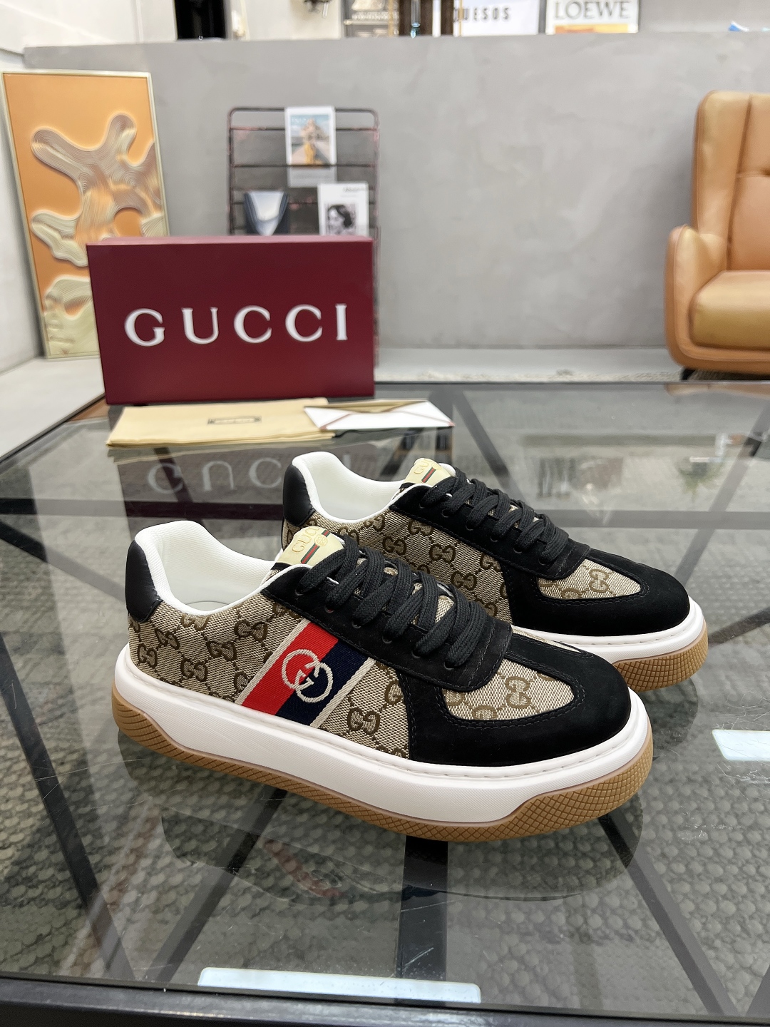 P420 G 🔍顶级代购🇮🇹 古 炸街男神增高运动新品专柜同步发售原厂配置，意大利进口进口牛皮搭配G布面料，柔软舒适网布内里垫，鞋底原厂特供原版底超级舒适，原厂跟单货 🔍🔍高品质，可随意进出专柜，欢迎对比专柜同步，码数 38-45
