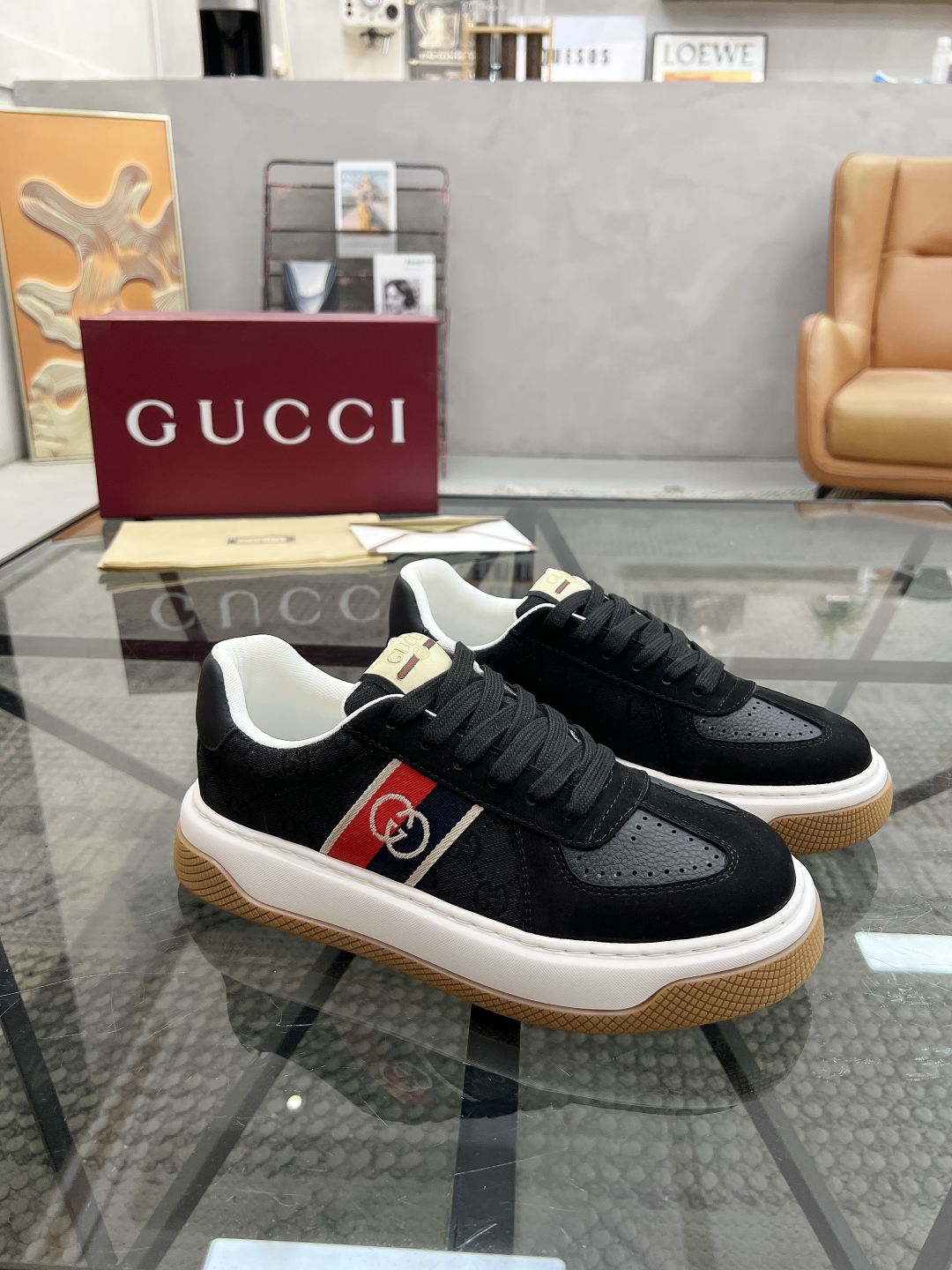 P420 G 🔍顶级代购🇮🇹 古 炸街男神增高运动新品专柜同步发售原厂配置，意大利进口进口牛皮搭配G布面料，柔软舒适网布内里垫，鞋底原厂特供原版底超级舒适，原厂跟单货 🔍🔍高品质，可随意进出专柜，欢迎对比专柜同步，码数 38-45