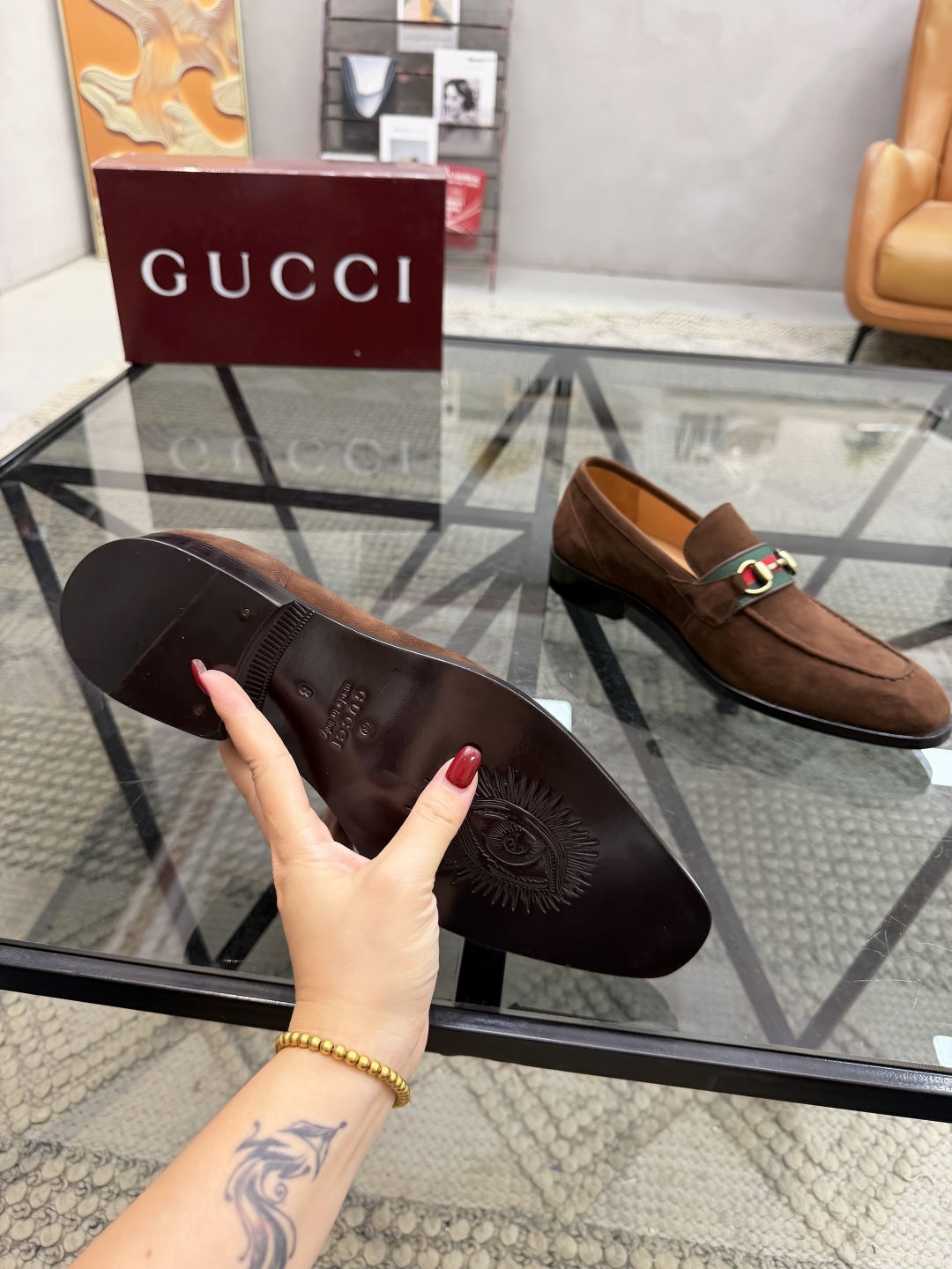 P620 G 🔍顶级代购🇮🇹 古 炸街男神休闲套脚皮底系列皮鞋专柜同步发售原厂配置，意大利进口牛皮面料，全进口水染牛皮里垫，鞋底：原厂特供原版底超级舒适，原厂跟单货 🔍🔍高品质，可随意进出专柜，欢迎对比专柜同步，码数 39-44（订 38 45 46）