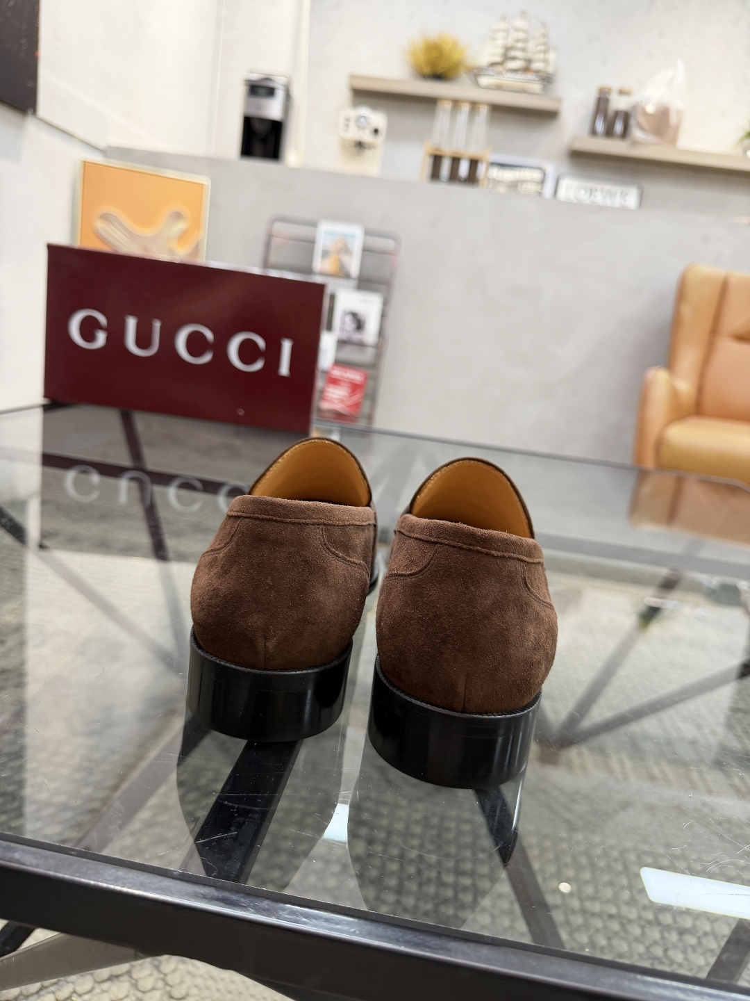 P620 G 🔍顶级代购🇮🇹 古 炸街男神休闲套脚皮底系列皮鞋专柜同步发售原厂配置，意大利进口牛皮面料，全进口水染牛皮里垫，鞋底：原厂特供原版底超级舒适，原厂跟单货 🔍🔍高品质，可随意进出专柜，欢迎对比专柜同步，码数 39-44（订 38 45 46）