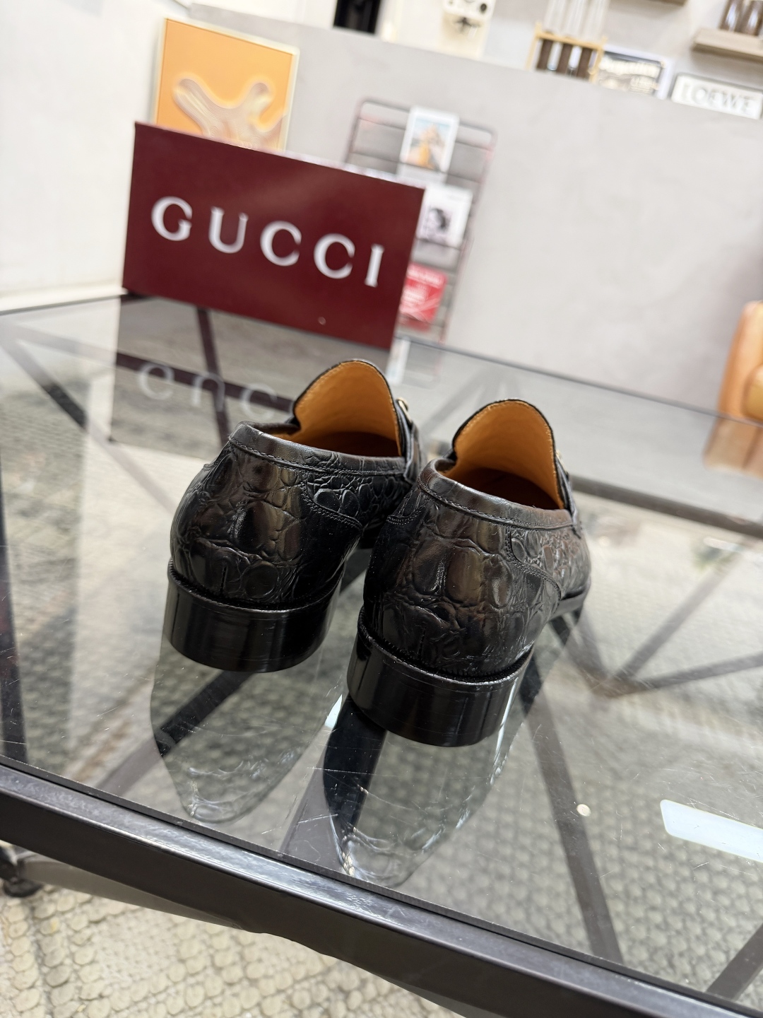 P620 G 🔍顶级代购🇮🇹 古 炸街男神休闲套脚皮底系列皮鞋专柜同步发售原厂配置，意大利进口牛皮面料，全进口水染牛皮里垫，鞋底：原厂特供原版底超级舒适，原厂跟单货 🔍🔍高品质，可随意进出专柜，欢迎对比专柜同步，码数 39-44（订 38 45 46）