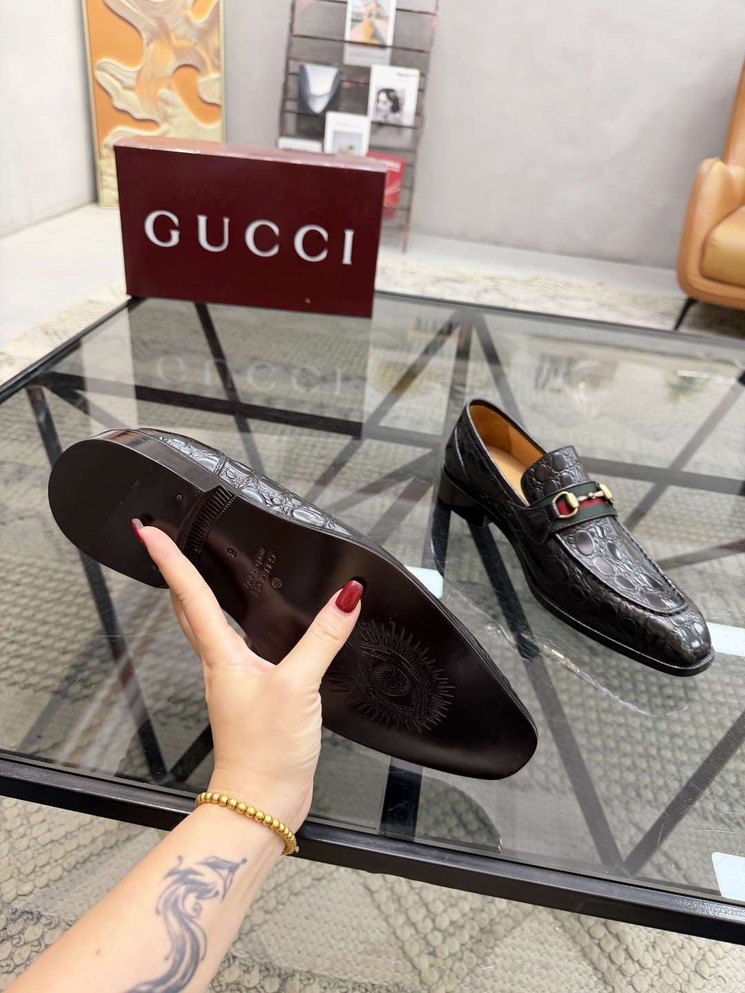 P620 G 🔍顶级代购🇮🇹 古 炸街男神休闲套脚皮底系列皮鞋专柜同步发售原厂配置，意大利进口牛皮面料，全进口水染牛皮里垫，鞋底：原厂特供原版底超级舒适，原厂跟单货 🔍🔍高品质，可随意进出专柜，欢迎对比专柜同步，码数 39-44（订 38 45 46）