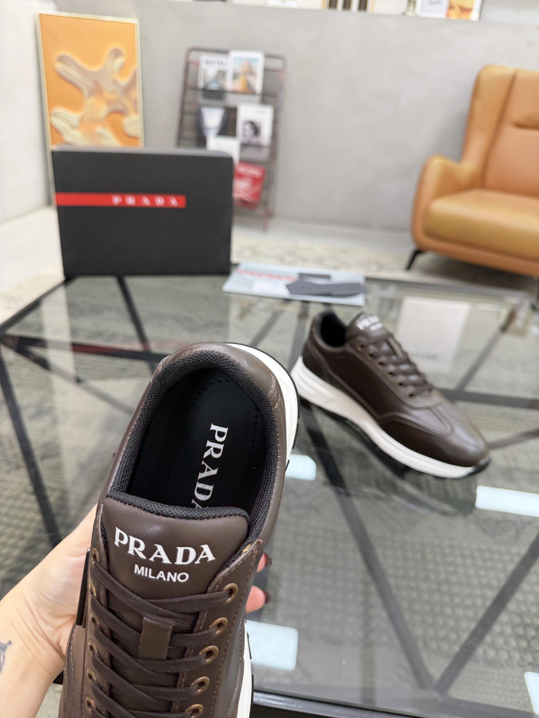 P360 P 🔍顶级代购🇮🇹 普 炸街男神运动鞋新品来袭超人气爆款专柜同步，鞋面意大利进口原版光滑牛皮面料，高品质五金标志复杂拼接工艺，透气舒适网布内里垫，时尚简易版面运动达人风格，鞋底：原厂特供原版发泡大底，原厂跟单货🔍高品质，可随意进出专柜，欢迎对比，码数 38-45