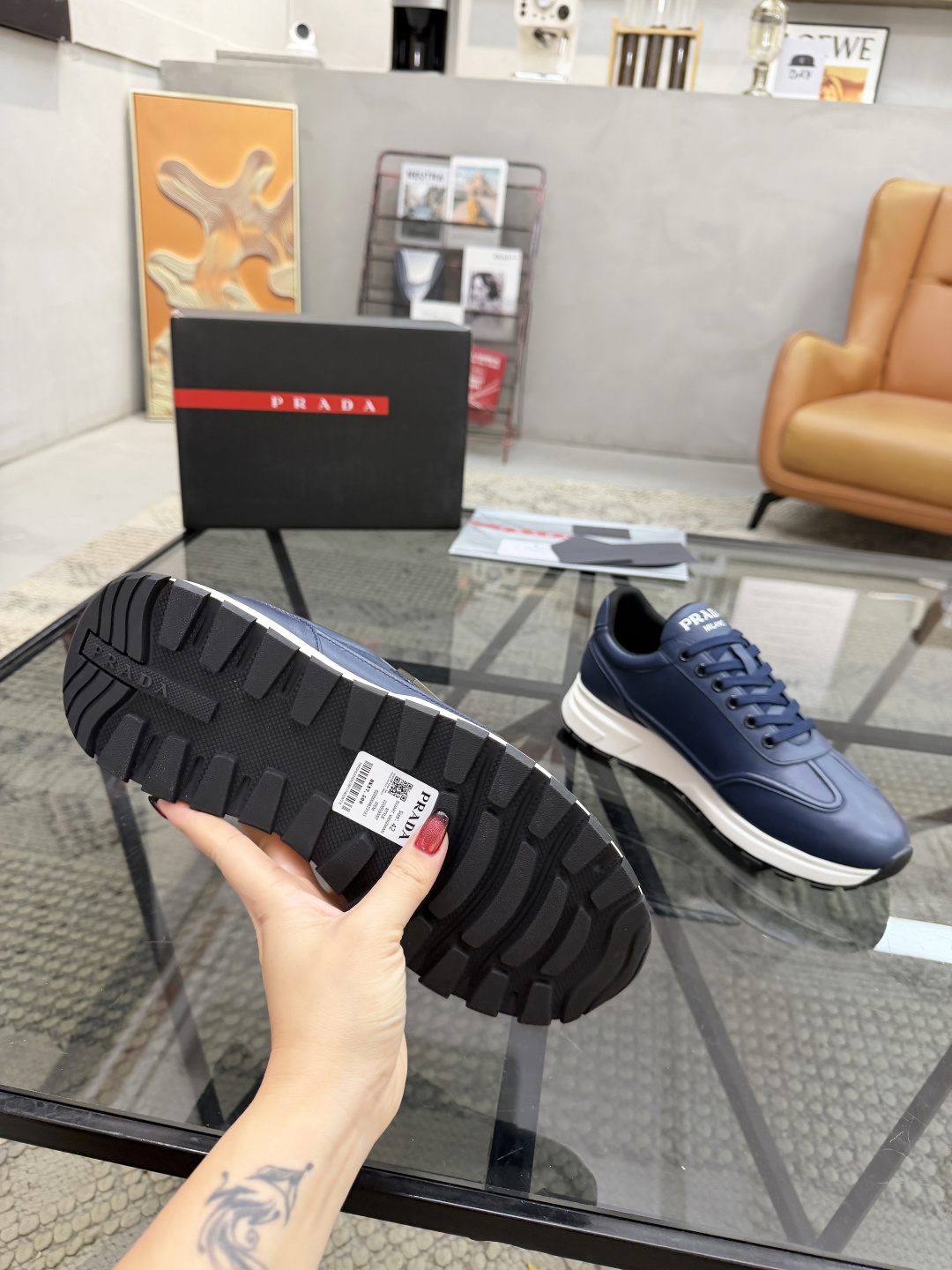 P360 P 🔍顶级代购🇮🇹 普 炸街男神运动鞋新品来袭超人气爆款专柜同步，鞋面意大利进口原版光滑牛皮面料，高品质五金标志复杂拼接工艺，透气舒适网布内里垫，时尚简易版面运动达人风格，鞋底：原厂特供原版发泡大底，原厂跟单货🔍高品质，可随意进出专柜，欢迎对比，码数 38-45