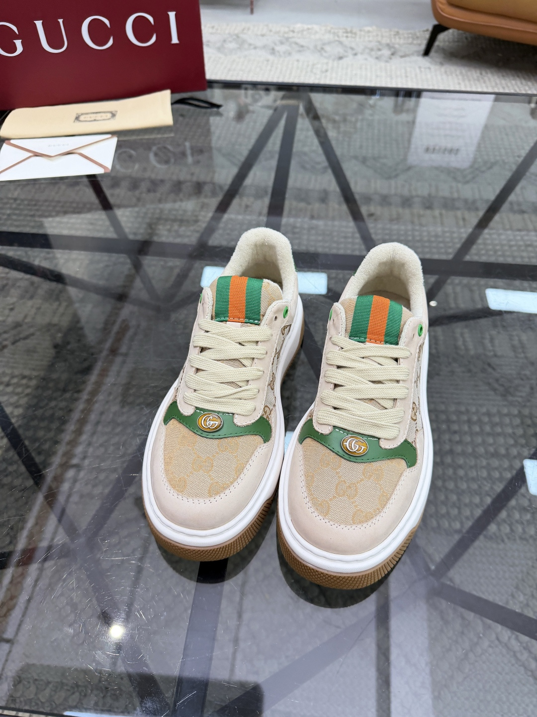 P420 G 🔍顶级代购🇮🇹 古 炸街男神休闲鞋新品来袭超人气爆款专柜同步，鞋面意大利进口原版反绒牛皮搭配G布面料，高品质走线G标志复杂拼接工艺，透气舒适毛巾内里垫，增高时尚炫酷版面潮达人风格，鞋底：原厂特供原版发泡融合TPU大底，独家活动成型底超级舒适，原厂跟单货，🔍🔍高品质，可随意进出专柜，欢迎对比，码数 38-45