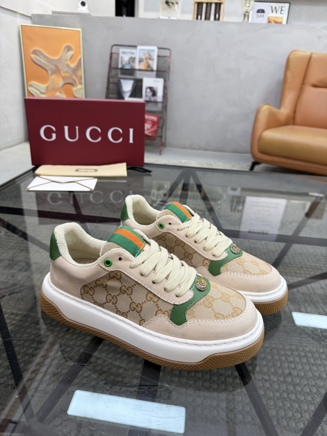 P420 G 🔍顶级代购🇮🇹 古 炸街男神休闲鞋新品来袭超人气爆款专柜同步，鞋面意大利进口原版反绒牛皮搭配G布面料，高品质走线G标志复杂拼接工艺，透气舒适毛巾内里垫，增高时尚炫酷版面潮达人风格，鞋底：原厂特供原版发泡融合TPU大底，独家活动成型底超级舒适，原厂跟单货，🔍🔍高品质，可随意进出专柜，欢迎对比，码数 38-45