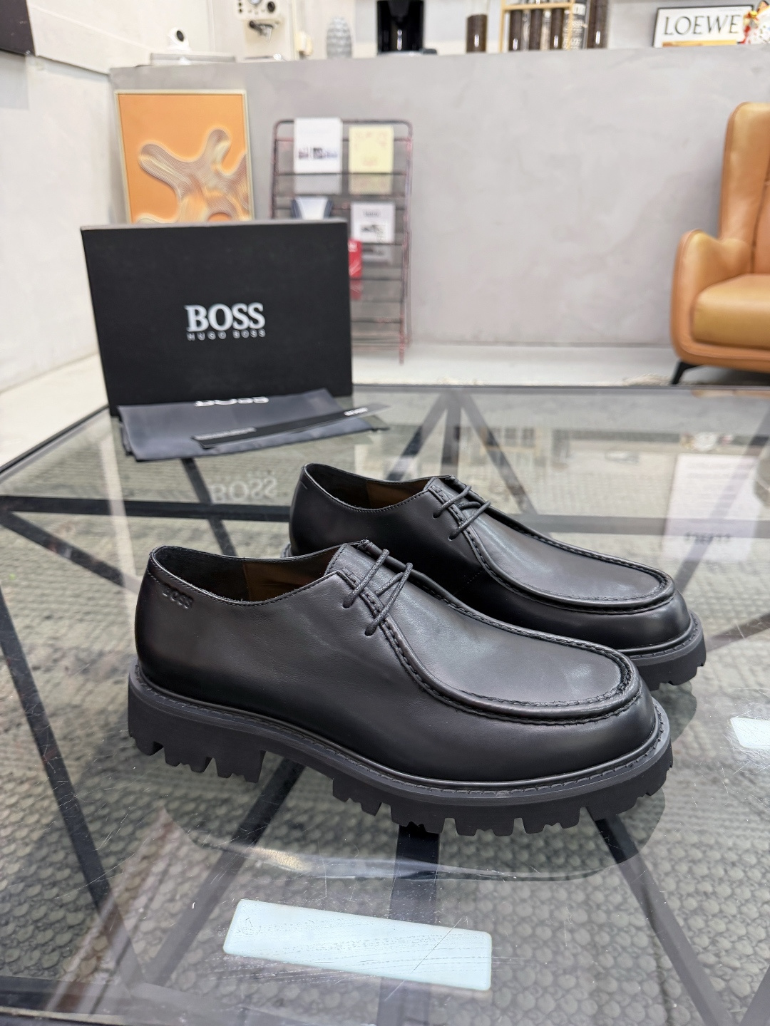 P420 B 🔍顶级代购🇮🇹 老 炸街男神休闲皮鞋新品来袭超人气爆款专柜同步，鞋面意大利进口原版光滑牛皮面料，高品质走线压印标志复杂拼接工艺，透气舒适牛皮内里垫，增高时尚简易版面男神风格，鞋底：原厂特供原版发泡大底，独家活动成型底超级舒适，原厂跟单货 🔍🔍高品质，可随意进出专柜，欢迎对比，码数 39-44（订 38 45 ）