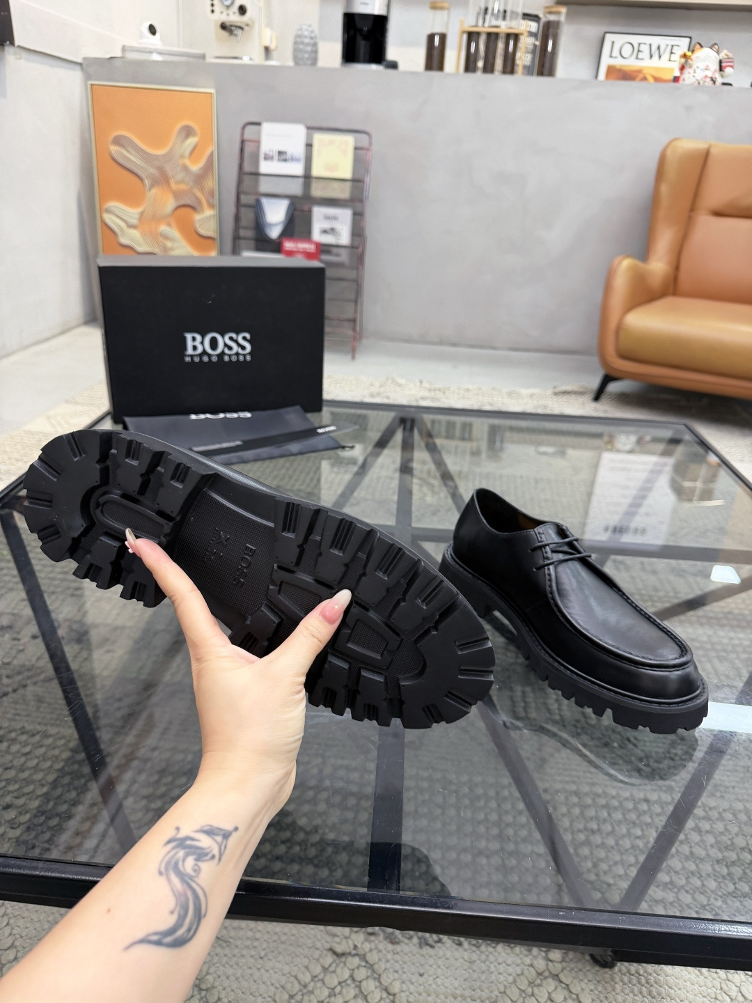 P420 B 🔍顶级代购🇮🇹 老 炸街男神休闲皮鞋新品来袭超人气爆款专柜同步，鞋面意大利进口原版光滑牛皮面料，高品质走线压印标志复杂拼接工艺，透气舒适牛皮内里垫，增高时尚简易版面男神风格，鞋底：原厂特供原版发泡大底，独家活动成型底超级舒适，原厂跟单货 🔍🔍高品质，可随意进出专柜，欢迎对比，码数 39-44（订 38 45 ）