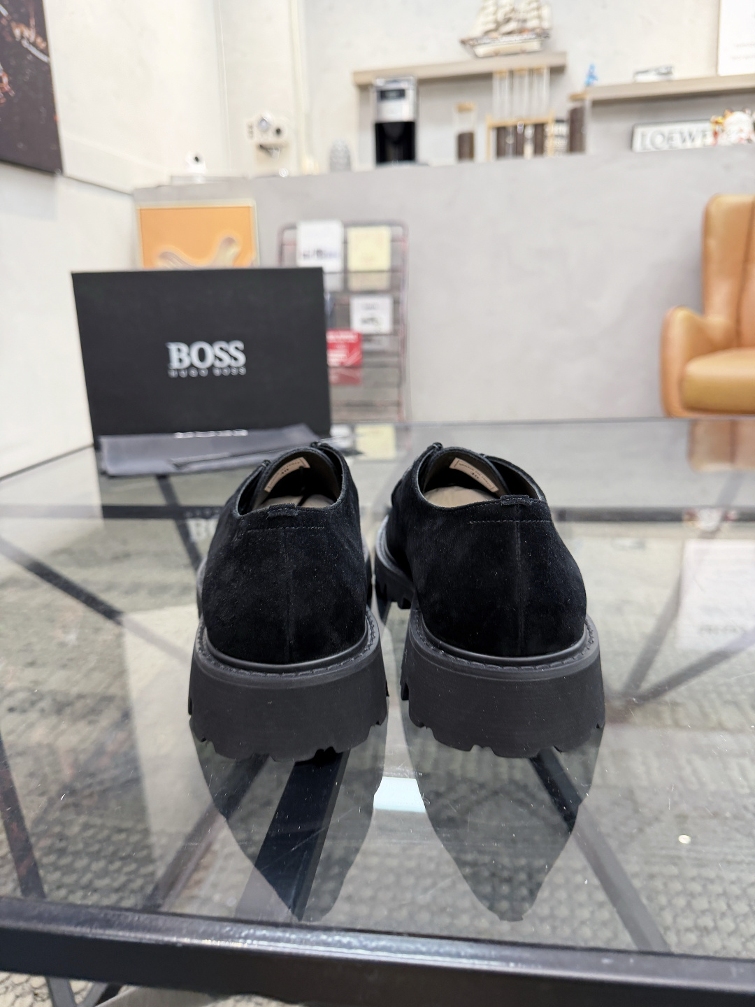 P420 B 🔍顶级代购🇮🇹 老 炸街男神休闲皮鞋新品来袭超人气爆款专柜同步，鞋面意大利进口原版反绒牛皮面料，高品质走线压印标志复杂拼接工艺，透气舒适牛皮内里垫，增高时尚简易版面男神风格，鞋底：原厂特供原版发泡大底，独家活动成型底超级舒适，原厂跟单货 🔍🔍高品质，可随意进出专柜，欢迎对比，码数 39-44（订 38 45 ）