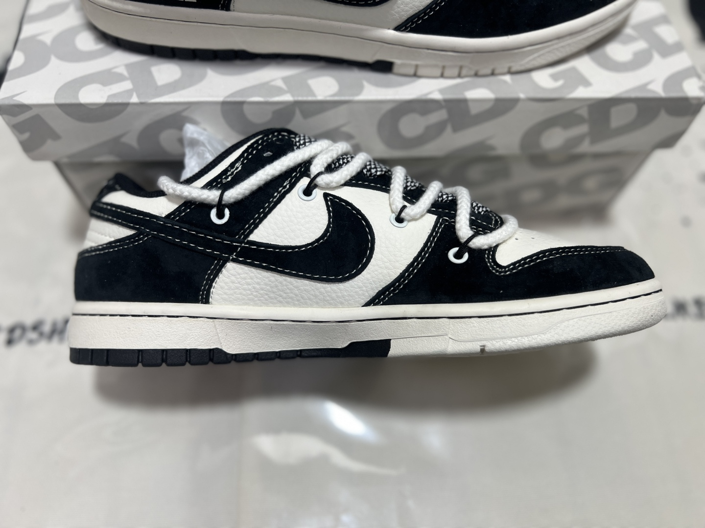 Nike SB Dunk Low Supreme – YX5066-227