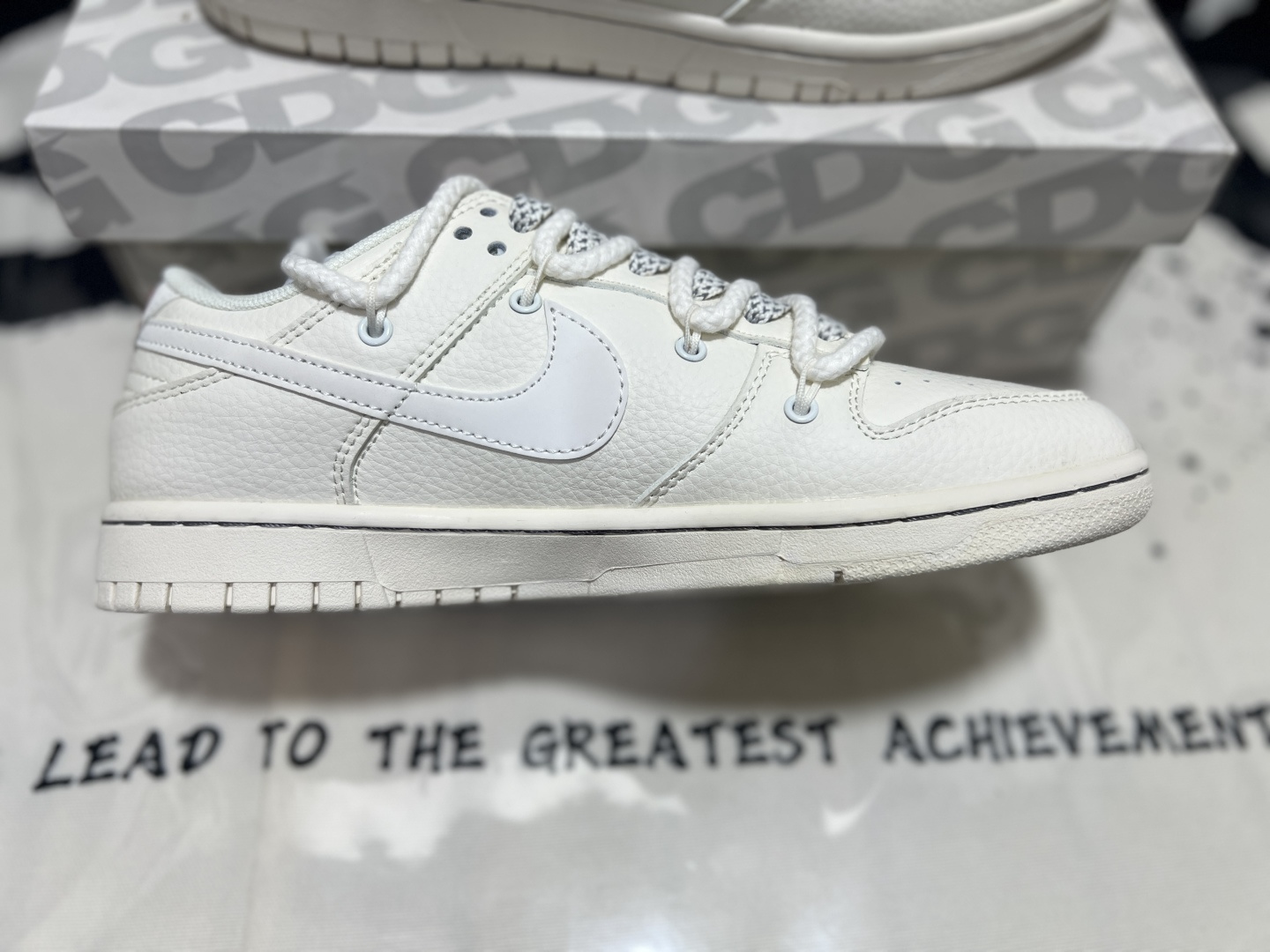 Nike SB Dunk Low Supreme – YX5066-229