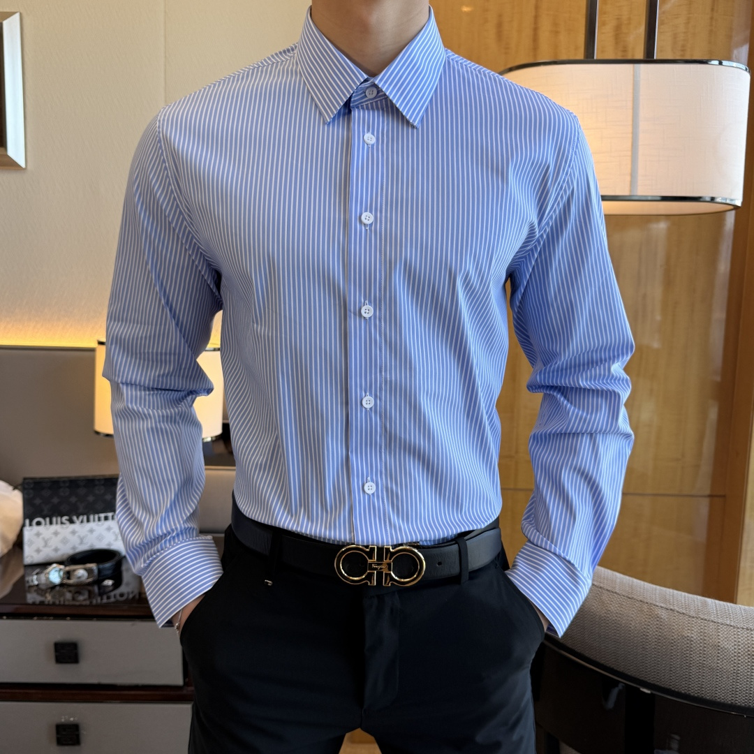 NO:625200,Prada - 2025ss spring and summer fashion hot-selling high-quality long-sleeved shirts, sold through trading company channels, in perfect condition, belonging to cabinet level, predictable hot-selling, advanced custom-made imported high-grade cotton blended fabrics, master tailoring, invincible texture, excellent skin-friendly, very outstanding aesthetic design, exquisite craftsmanship, smooth lines, perfect matching!  Easily upgrade your sense of fashion, with high recognition, great upper body effect, extremely sophisticated and rigorous workmanship, neat and meticulous wiring, it can be worn for business or daily leisure!  Counter size M-3XL,,prada,shirts,alexander wang19860909普拉达 - 2025ss春夏时尚大爆款精品长袖衬衫,贸易公司渠道货,品相完美如斯,属于入柜级别,可预见性的爆款,高级定制进口高级棉混纺面料,大师级剪裁,质感无敌,亲肤性极佳,非常出彩的美学设计,工艺精湛,线条流畅,完美搭配！轻松将时髦感进阶,有着高强辨识度,上身效果超赞,做工极为考究严谨,走线工整细致,商务抑或日常休闲均可搭配！专柜尺码 M-3XL,,prada,shirts,alexander wang,Men's clothing